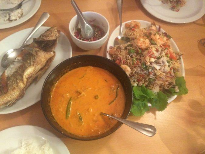 แกงคั่วหมูใส่สัปรด กับข้าว