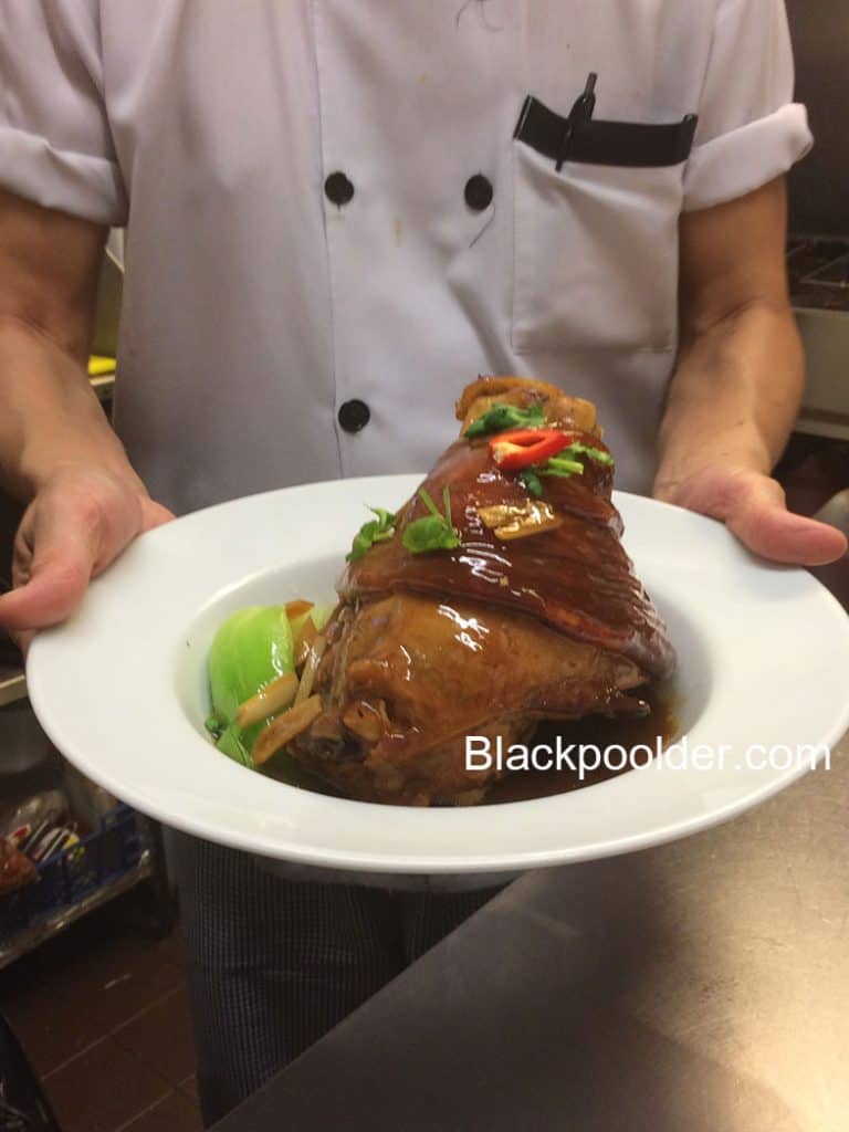 ข้าวขาหมู สูตรอินเตอร์